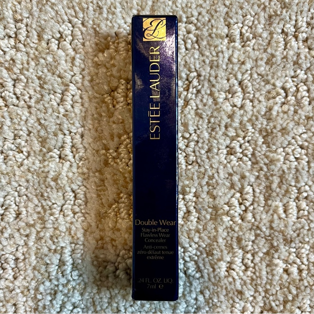 Estée Lauder Double Wear Stay-in-Place
Flawless Wear Concealer 7C ultra deep NIB